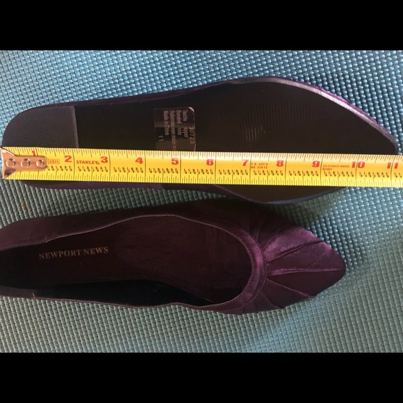 Women’s Newport News Pleated Ballet Flats - Picture 5 of 6